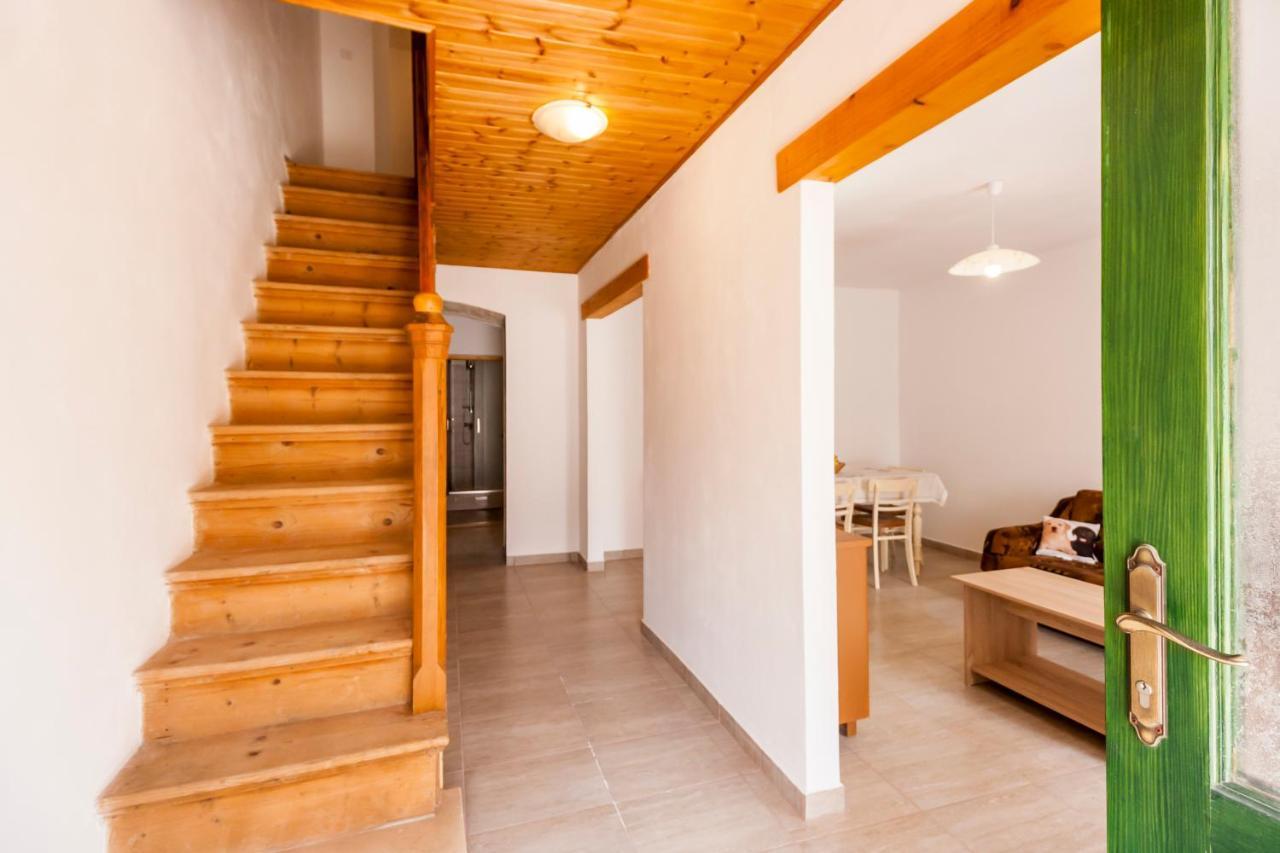 House Krizanic In Marcana, Istria, With 2 Apartments, Total 9 Guests المظهر الخارجي الصورة