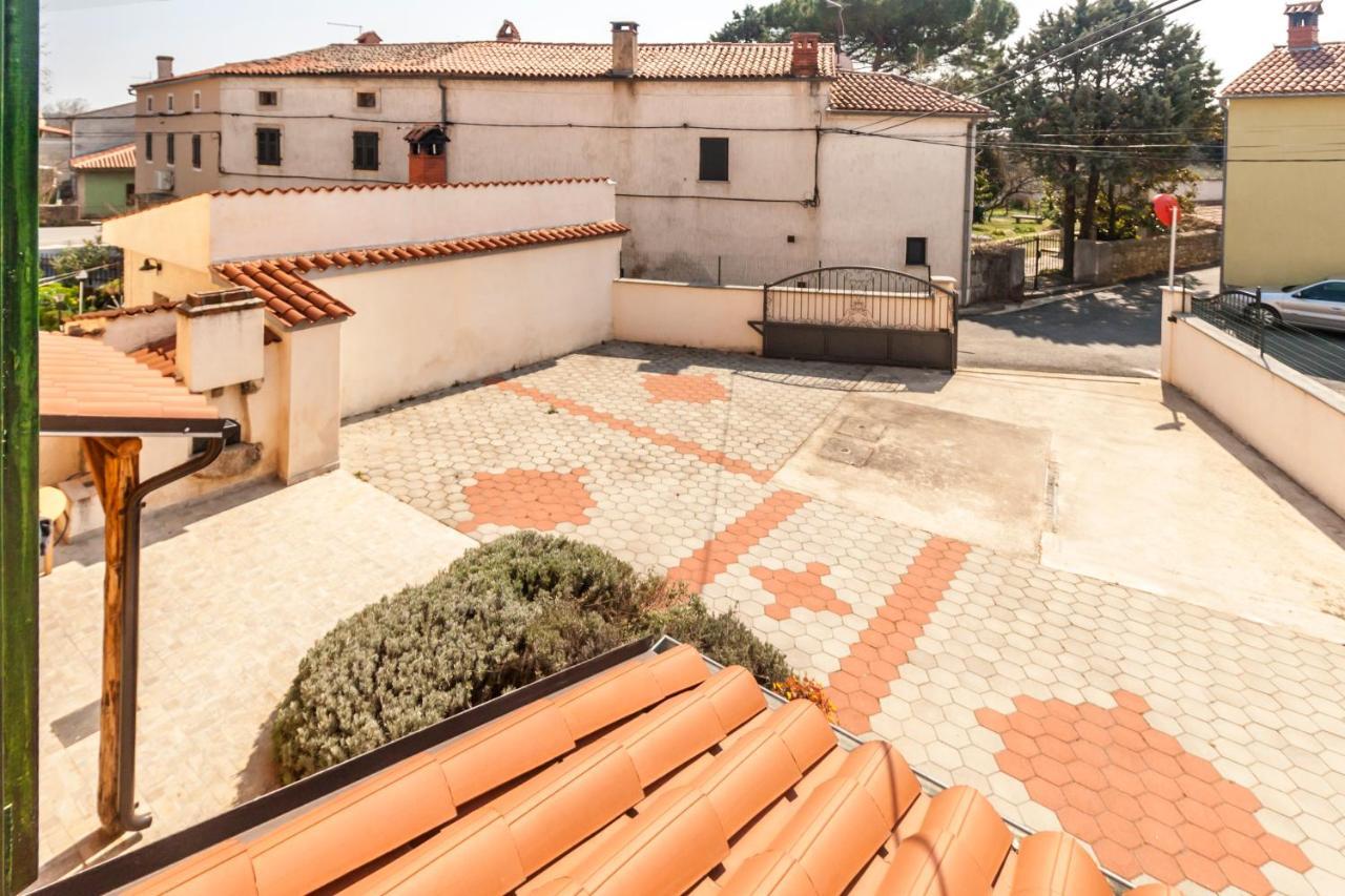 House Krizanic In Marcana, Istria, With 2 Apartments, Total 9 Guests المظهر الخارجي الصورة