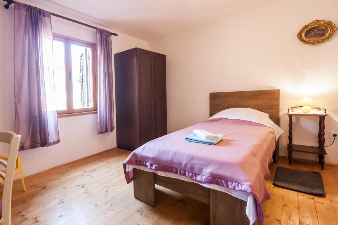 House Krizanic In Marcana, Istria, With 2 Apartments, Total 9 Guests المظهر الخارجي الصورة