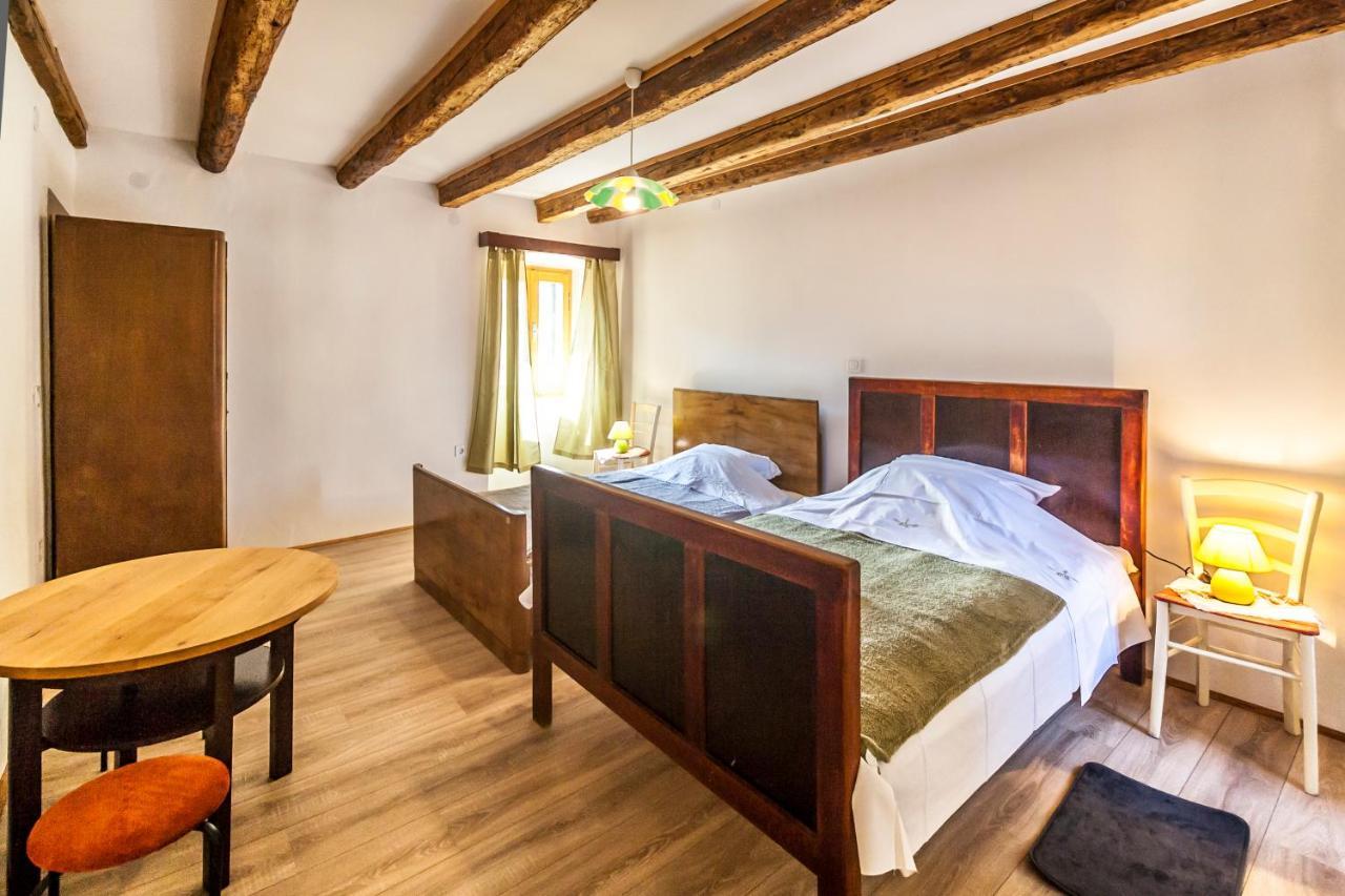 House Krizanic In Marcana, Istria, With 2 Apartments, Total 9 Guests المظهر الخارجي الصورة