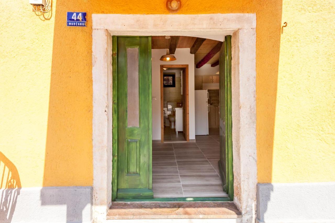 House Krizanic In Marcana, Istria, With 2 Apartments, Total 9 Guests المظهر الخارجي الصورة