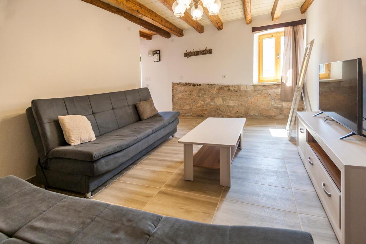 House Krizanic In Marcana, Istria, With 2 Apartments, Total 9 Guests المظهر الخارجي الصورة