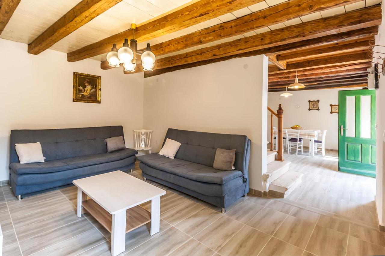 House Krizanic In Marcana, Istria, With 2 Apartments, Total 9 Guests المظهر الخارجي الصورة