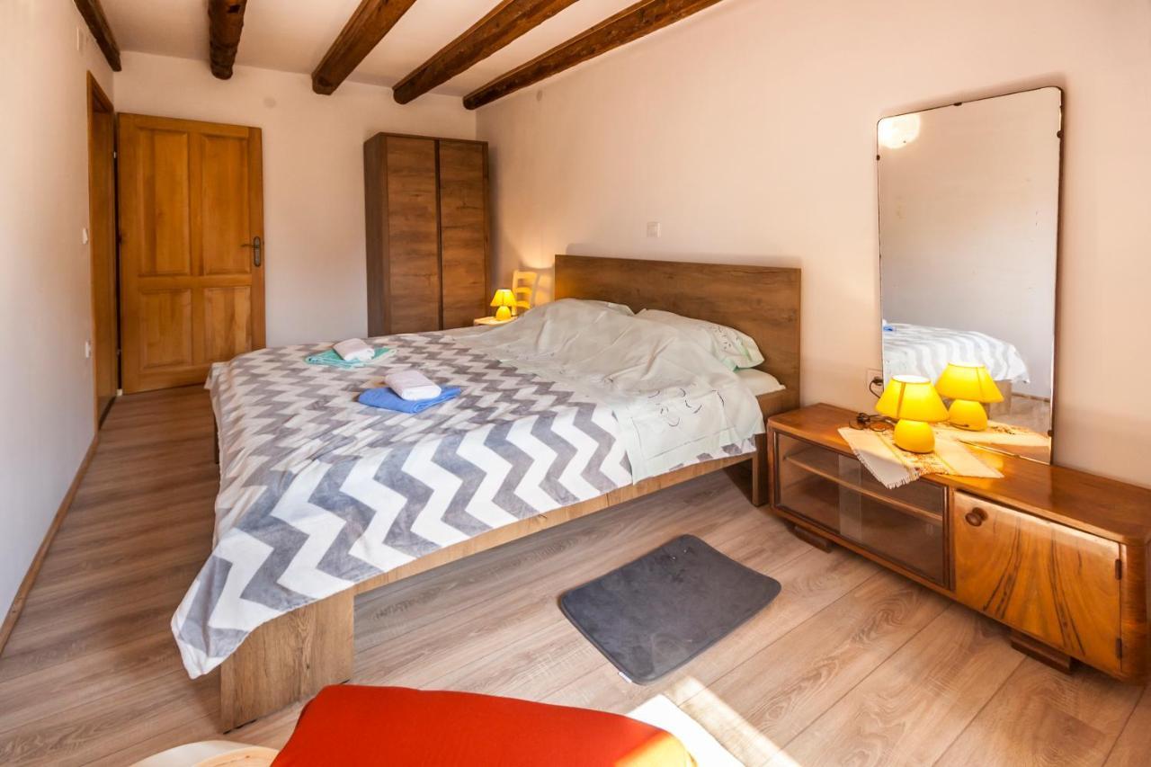 House Krizanic In Marcana, Istria, With 2 Apartments, Total 9 Guests المظهر الخارجي الصورة