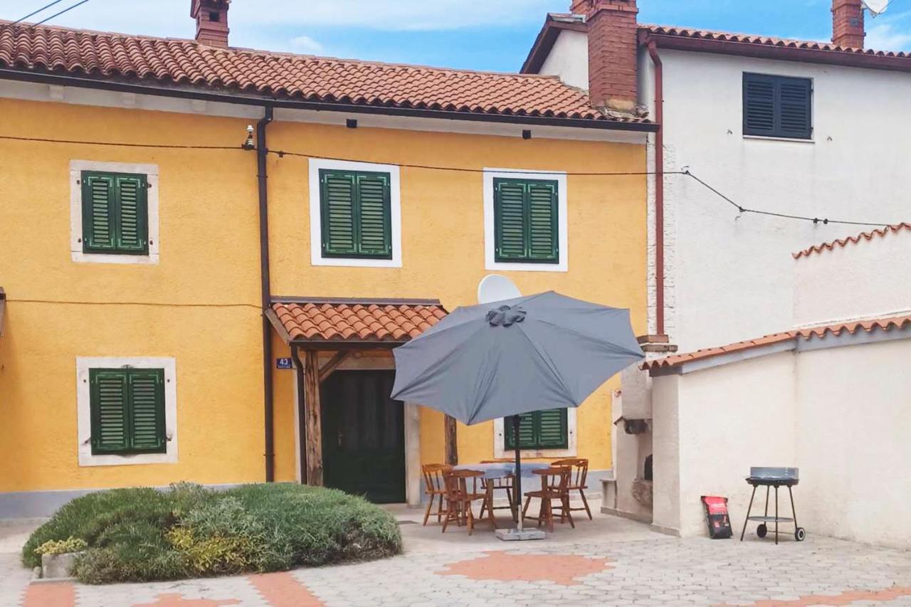 House Krizanic In Marcana, Istria, With 2 Apartments, Total 9 Guests المظهر الخارجي الصورة